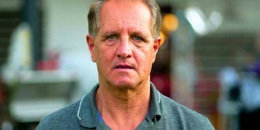 Parents Who Say These Phrases To Their Adult Kids Are Usually The Ones Who Don't Get Many Visits Parents Who Say These Phrases To Their Adult Kids Are Usually The Ones Who Don't Get Many Visits