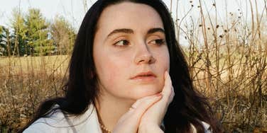 3 Things People Who Have Their Act Together Do Without Feeling The Need To Brag Woman acts together without broadcasting it.