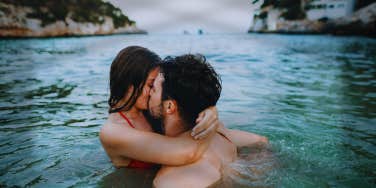 7 Fascinating Things 'Rule 34' Explains About Your Sexuality couple kissing