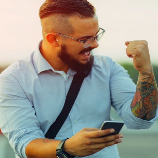 things girls do guys love - texting him first things girls do guys love - texting him first